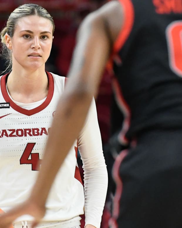 Razorbacks' Saylor Poffenbarger against Georgia